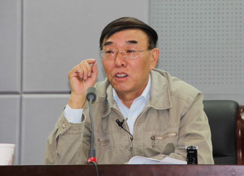 黄学文教授作报告