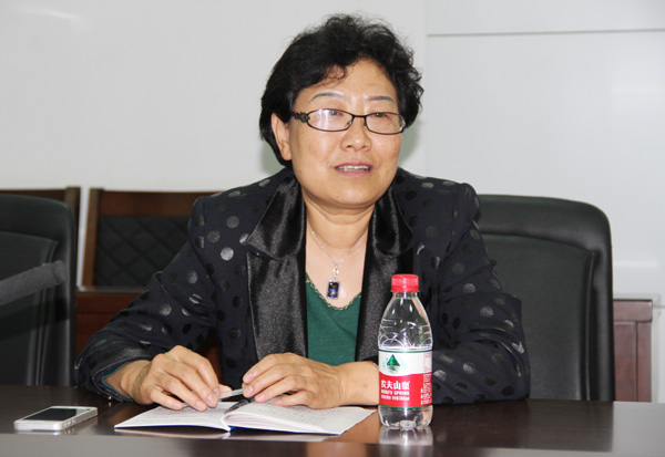 韩琳部长介绍谈球吧思想政治理论课教学情况