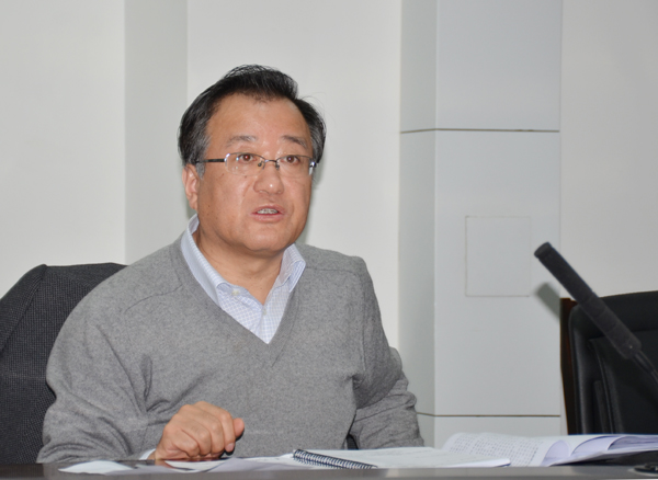 崔智林校长主持